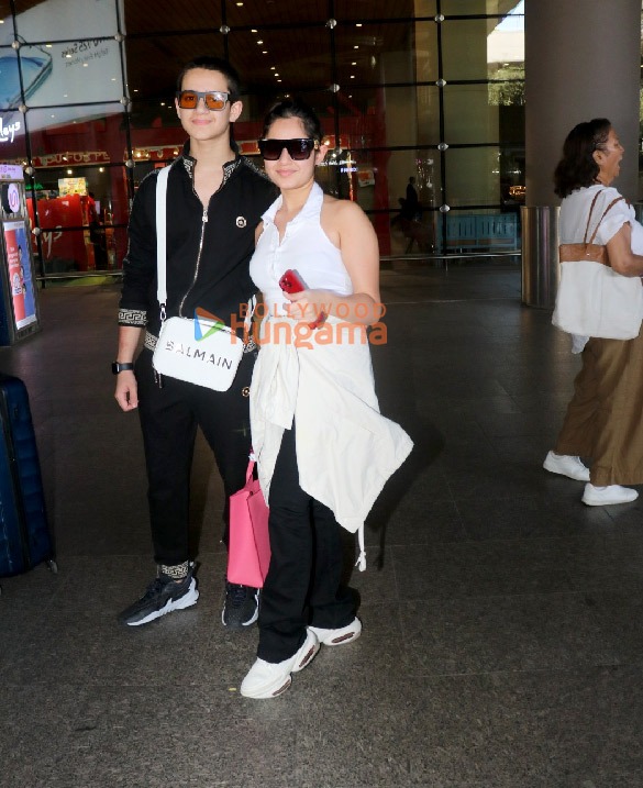 photos kriti sanon chitrangda singh jannat zubair rahmani and others snapped at the airport 2