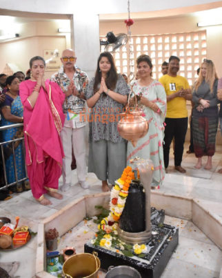 Photos: Rakesh Roshan and family snapped at a Shivratri puja in Panvel