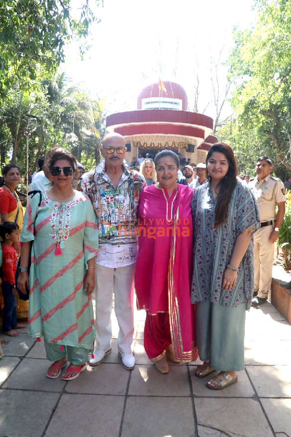 photos rakesh roshan and family snapped at a shivratri puja in panvel 5