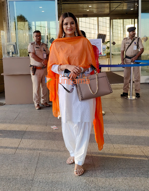 photos rakul preet singh jackky bhagnani manushi chhillar and others snapped at the airport 5