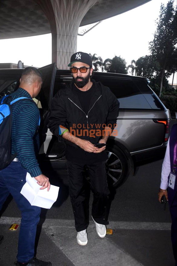 Photos: Ranbir Kapoor snapped at the airport