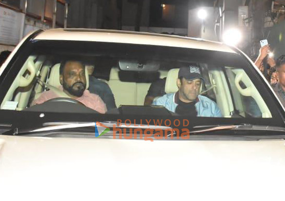 photos salman khan snapped at a cilnic in bandra 2