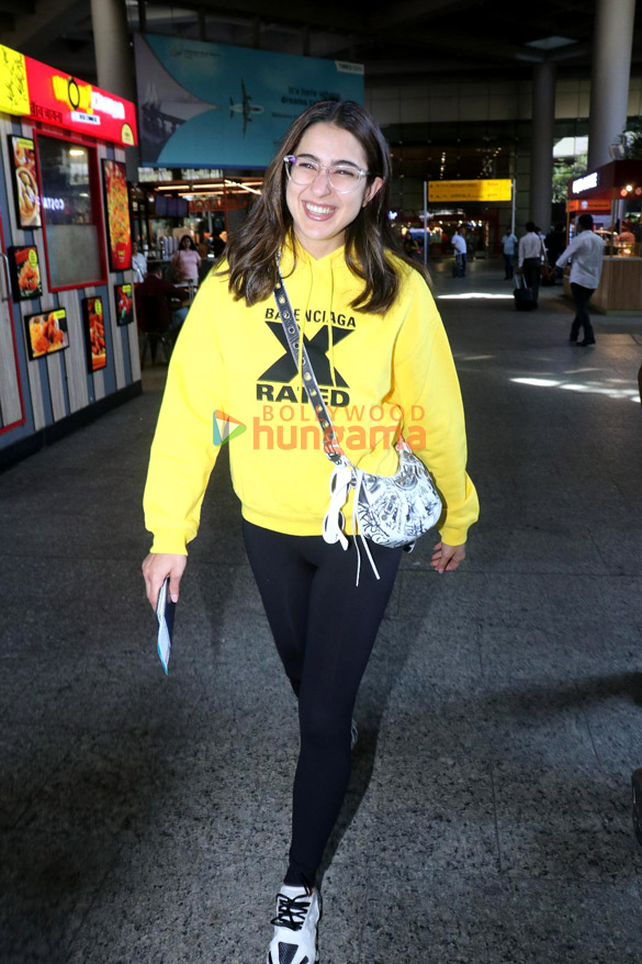 photos sara ali khan rashmika mandanna uorfi javed and others snapped at the airport 3