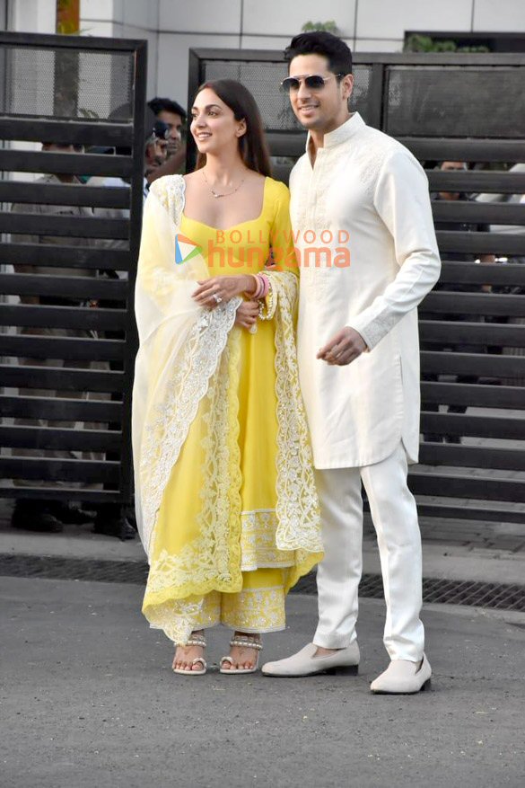 photos sidharth malhotra and kiara advani snapped at the kalina airport 4