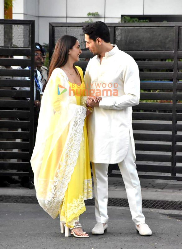 photos sidharth malhotra and kiara advani snapped at the kalina airport 6