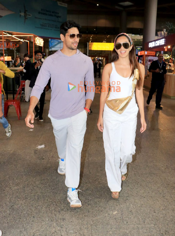 photos sidharth malhotra and kiara advani snapped at the airport 2