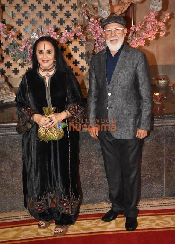 photos tusshar kapoor prasoon joshi and others snapped at ramesh s tauranis daughters wedding reception 1467 6