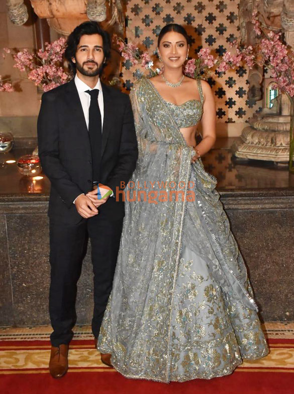 photos tusshar kapoor prasoon joshi and others snapped at ramesh s tauranis daughters wedding reception 658 4