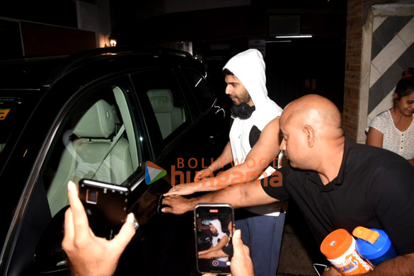 photos varun dhawan snapped at the gym in juhu 4 6