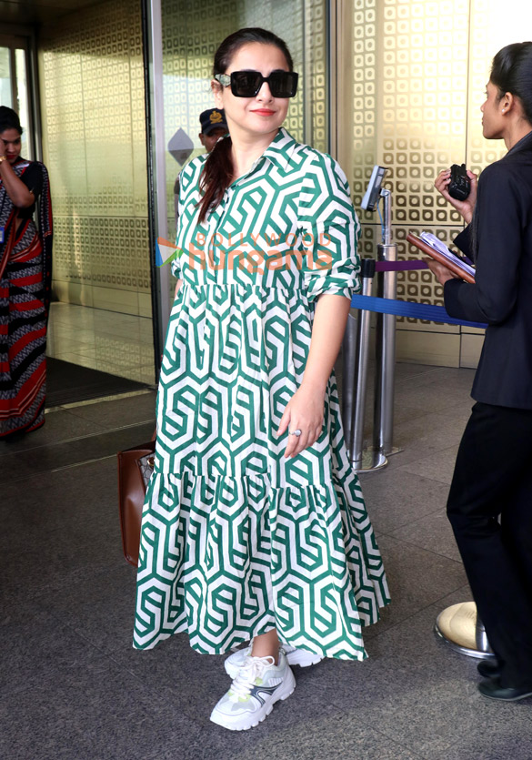 photos vidya balan neeti mohan and sanjay kapoor snapped at the airport 4