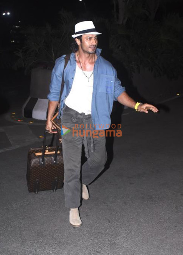 photos vidyut jammwal snapped at the airport 1