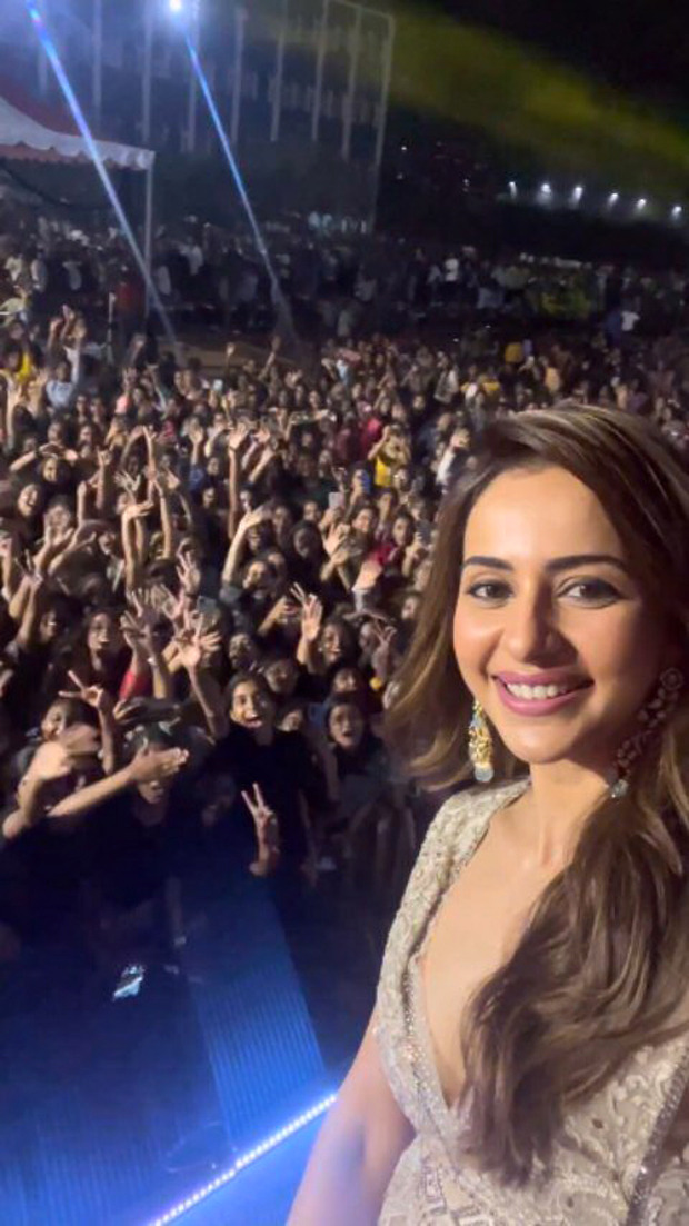 Rakul Preet Singh overwhelmed with the response at a Chennai college: 'Can't express my emotions in words' Rakul Preet Singh overwhelmed with the response at a Chennai college: 'Can't express my emotions in words'