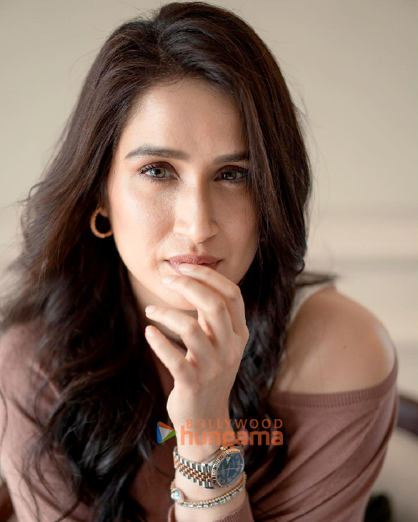 sagarika ghatge 2 2