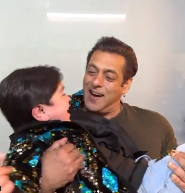 Salman Khan and Abdu Rozik croon ‘Oh Oh Jane Jaana’ after Bigg Boss 16 wrap, watch videos