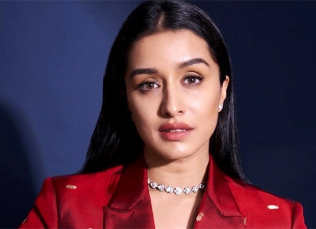 Shraddha Kapoor calling THIS Kapoor her favourite co-star proves she is not a “Jhoothi”, watch : Bollywood News