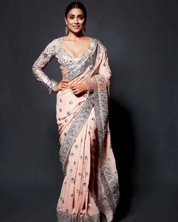 shriya saran 2 37