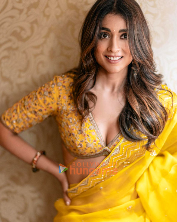 shriya saran 8 7