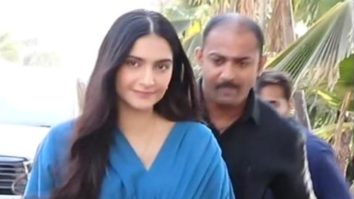 Sonam Kapoor waves at paps as she gets clicked in a blue outfit