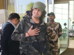 Sonu Nigam assures paps of his good health at the airport post the attack incident