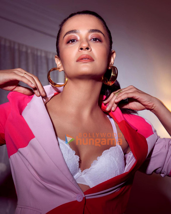 surveen chawla 2 5
