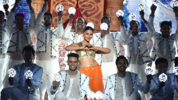 Alia Bhatt gives a LIVE performance on ‘Dholida’ at Zee Cine Awards 2023