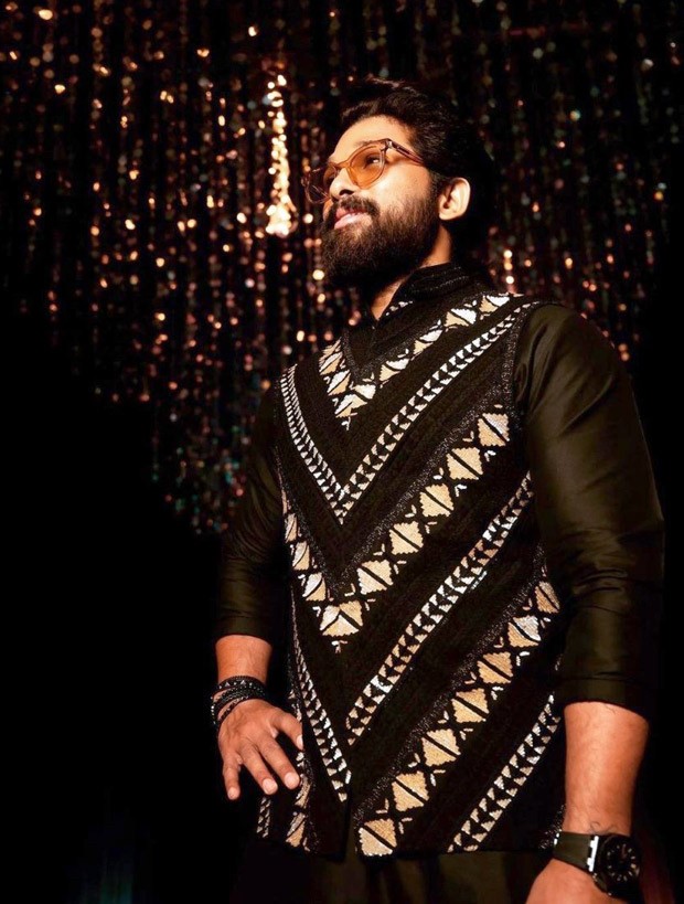 Allu Arjun impresses with his spectacular taste for Indian traditional wear (4)
