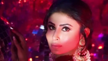 Make way for the queen, Mouni Roy