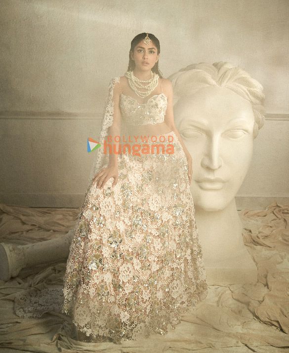 mrunal thakur 1 114