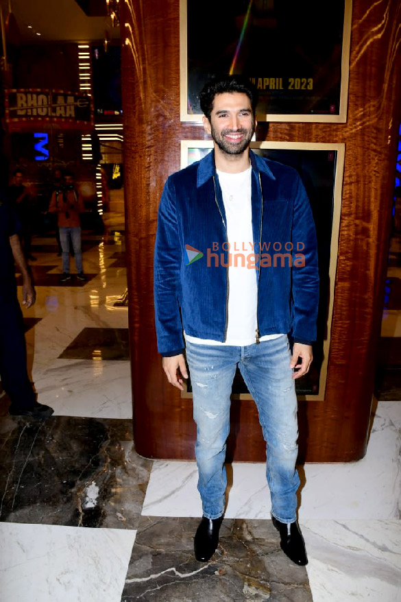 photos aditya roy kapur mrunal thakur and murad khetani attend the trailer launch of gumraah 1