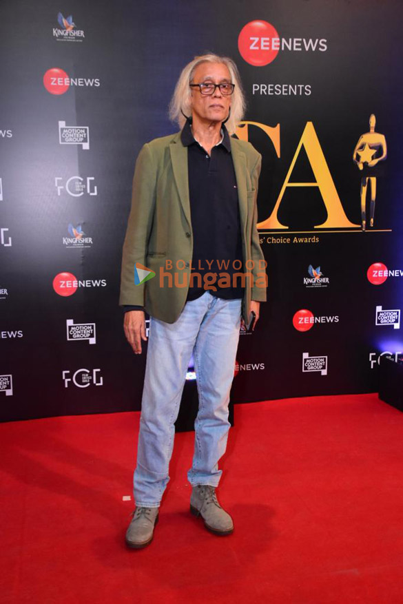 photos ajay devgn and other celebs grace red carpet of the 5th edition of critics choice awards 45