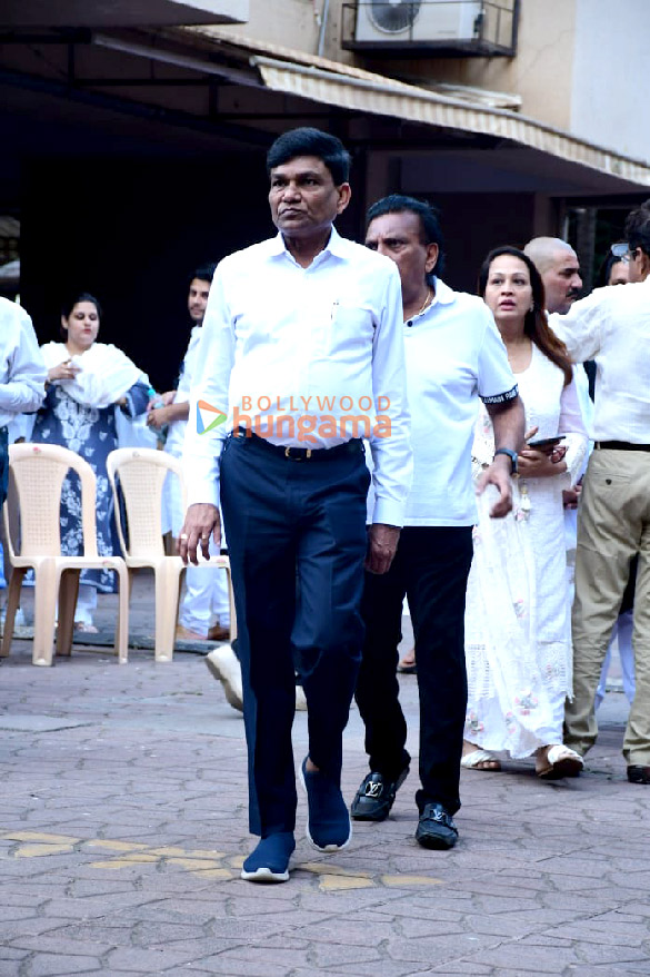 photos celebs attend prayer meet of late actor satish kaushik 15