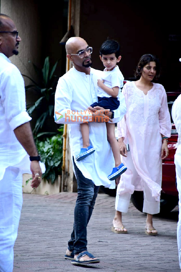 photos celebs attend prayer meet of late actor satish kaushik 16