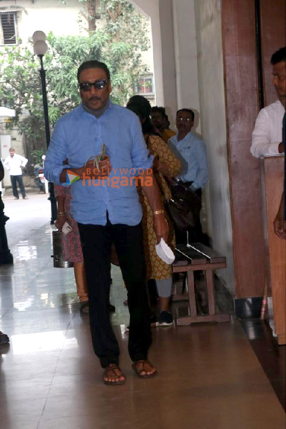 photos celebs attend the prayer meet for madhuri dixits mother snehlata dixitmain 3