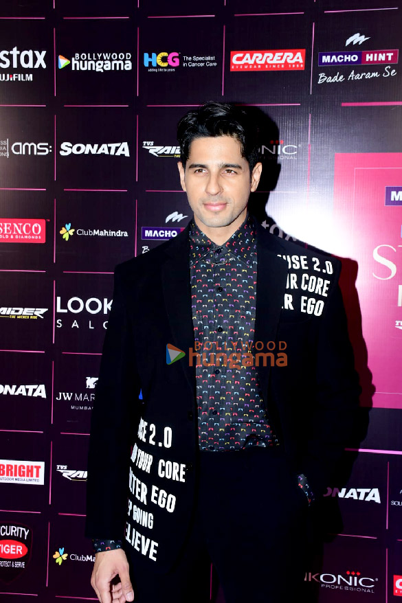 photos celebs grace the red carpet of bollywood hungama style icons awards 2023 1001 6