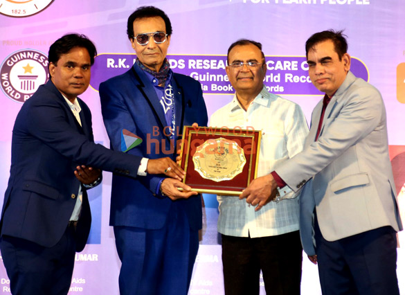 photos dheeraj kumar johny lever and others attend the free medical camp organised by doctor 365 3