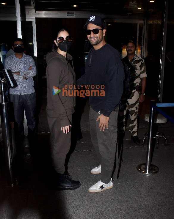 Photos: Katrina Kaif, Vicky Kaushal and others snapped at the airport | Parties & Events