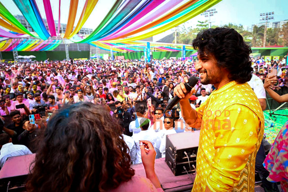 photos nani snapped promoting dasara at a holi event in mumbai 6