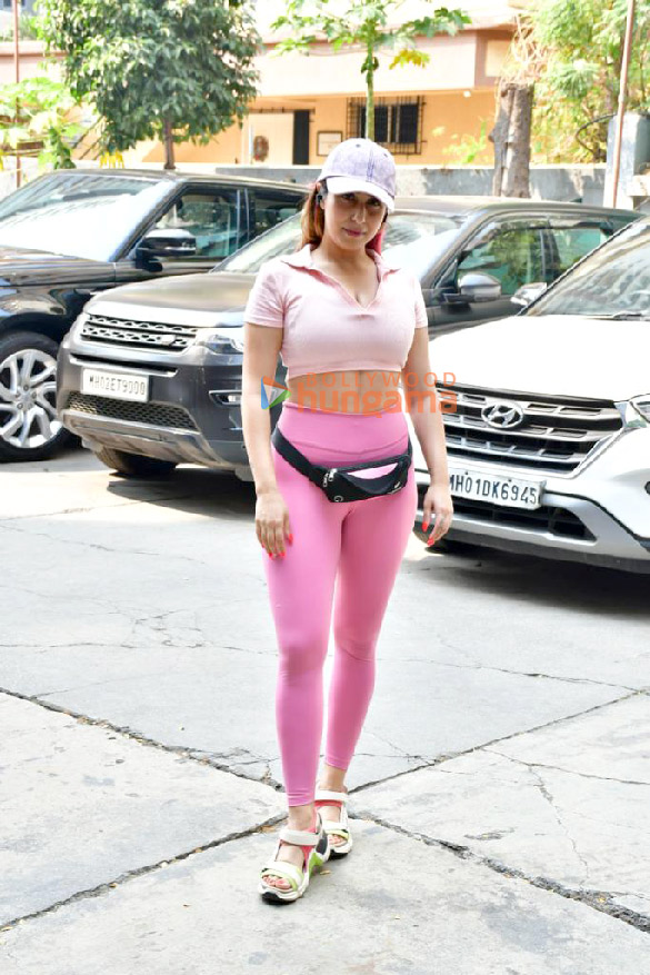 photos neha bhasin snapped at the gym 2 2