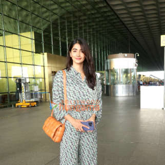 Photos: Pooja Hegde and Shilpa Shetty snapped at the airport