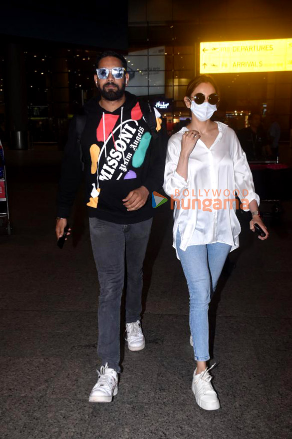 photos ranbir kapoor mrunal thakur saiee manjrekar and others snapped at the airport 1