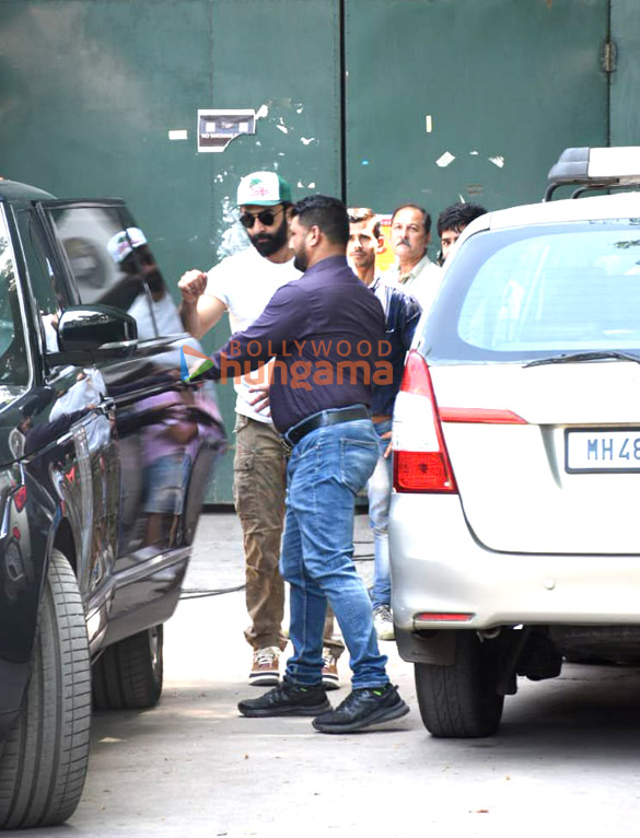 photos ranbir kapoor and bobby deol spotted shooting animal in juhu 4