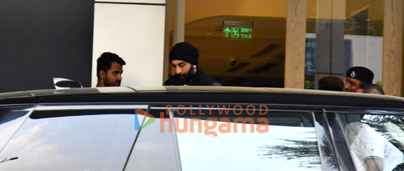 photos ranbir kapoor spotted at kalina airport 3 2