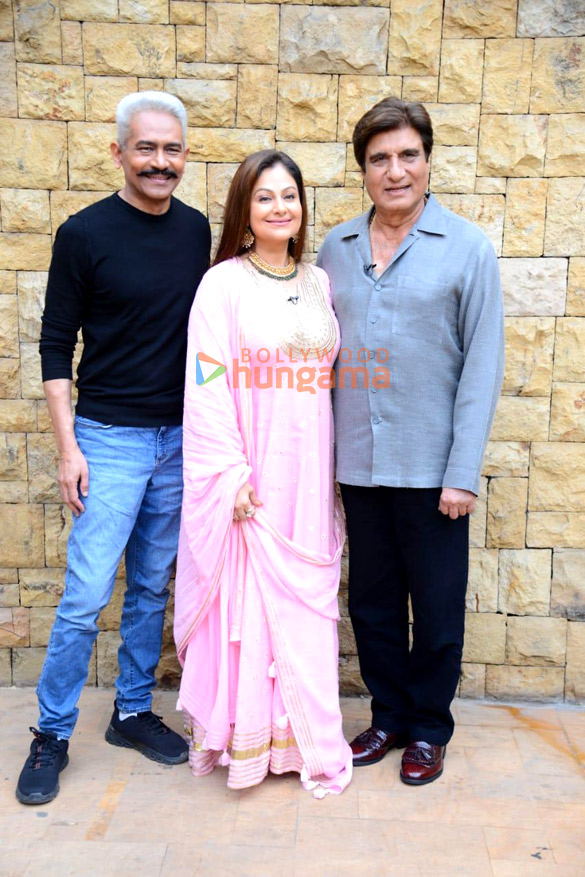 photos ratna pathak ayesha jhulka raj babbar atul kulkarni among others snapped during happy family conditions apply promotions at jw marriott juhu 2