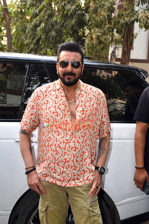 photos sanjay dutt snapped in bandra 4 2
