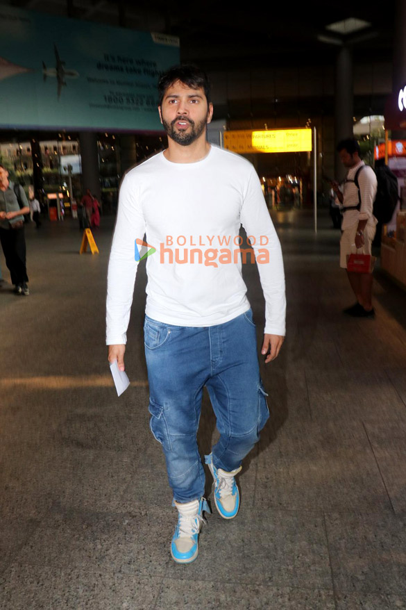 photos shahid kapoor mira kapoor sonu sood and others snapped at the airport 4