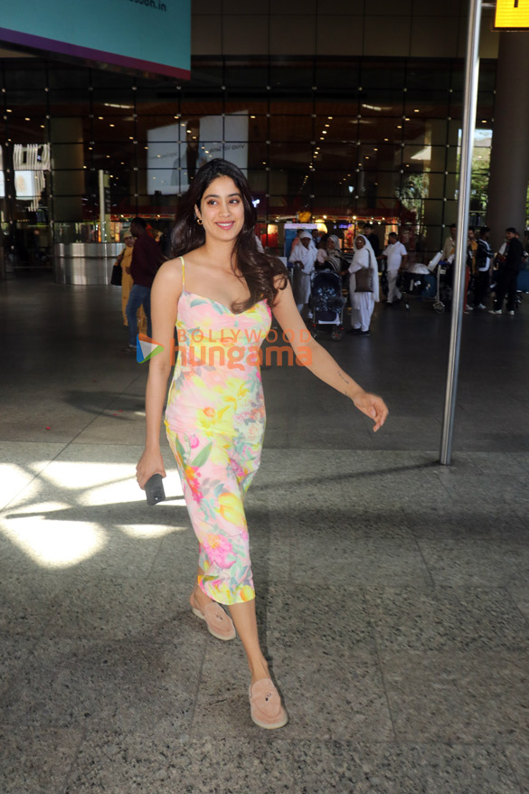 photos shilpa shetty vidya balan sherlyn chopra and others snapped at the airport5 2