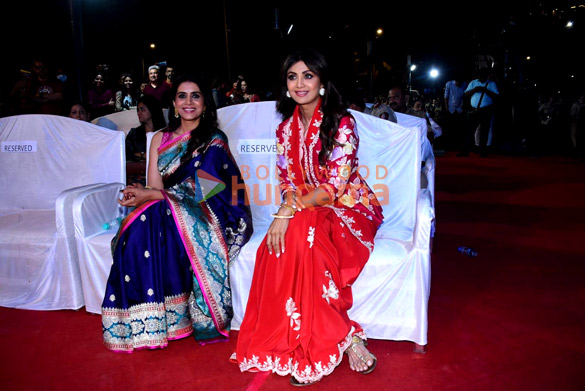 photos shilpa shetty and sonali kulkarni snapped with the nirbhaya squad women officers on womens day 2