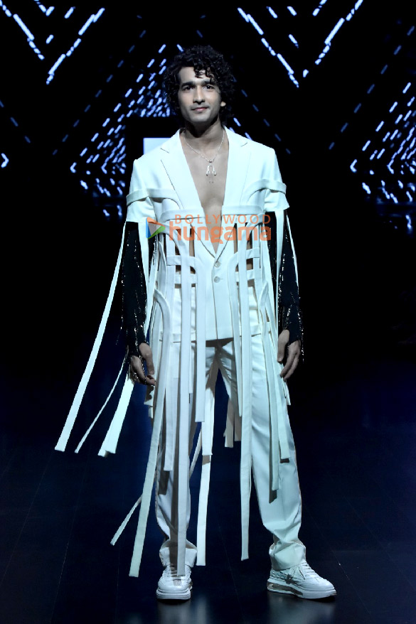photos sonakshi sinha and shantanu maheshwari walk the ramp at lakme fashion week 2023 day 2 2
