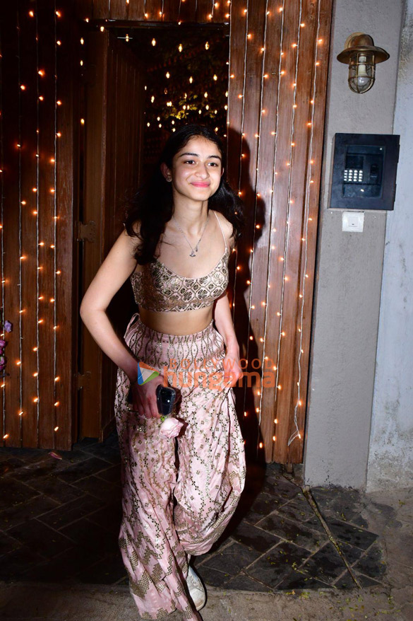 photos suhana khan ananya panday and others attend alanna pandeys mehendi ceremony 3