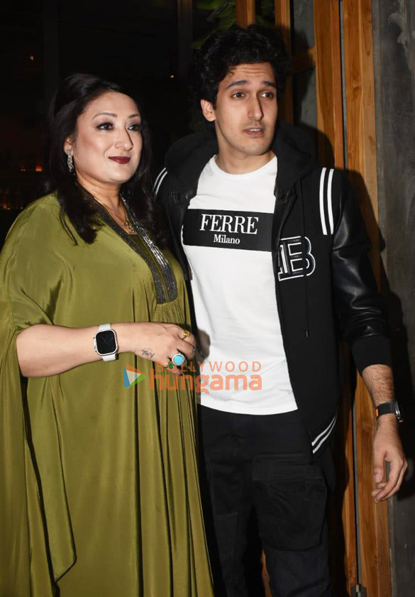 photos sunita ahuja yashvardan ahuja and tina ahuja snapped in mumbai 1